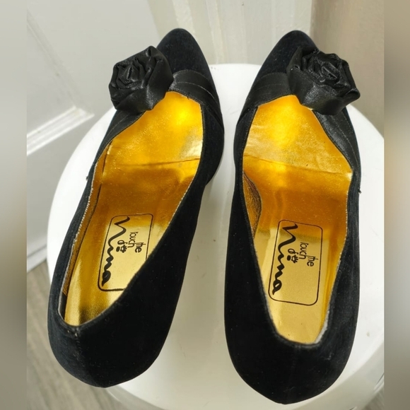 The Touch Of Nina Satin Rose Patterned Black Velvet Pump Heels Stilletos Sz 8N🌴 - Picture 1 of 7